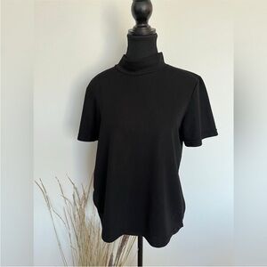 TRULY Black Short Sleeve Women's Tee Size M